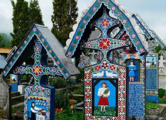 In Romania, veselia se vede la Cimitirul Vesel din Sapanta