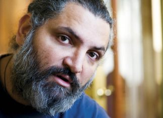 Damian Draghici se reinventeaza: s-a intors la instrumentul sau de suflet, naiul