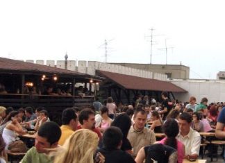 La Motoare, chemati liftul o singura data, ca doamna Lili aude si vine