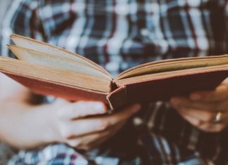 6 beneficii pe care le are cititul unei carti