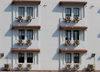 Dintre tarile UE, in Romania majoritatea populatiei traieste la case