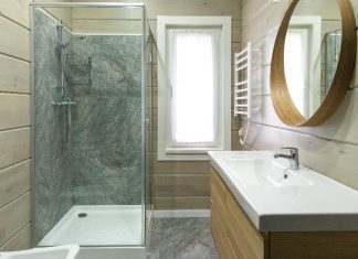 Cum să amenajezi modern o baie de mici dimensiuni?