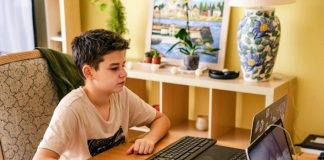 De la primele noțiuni la examene Cambridge: rolul cursurilor de engleză pentru copii
